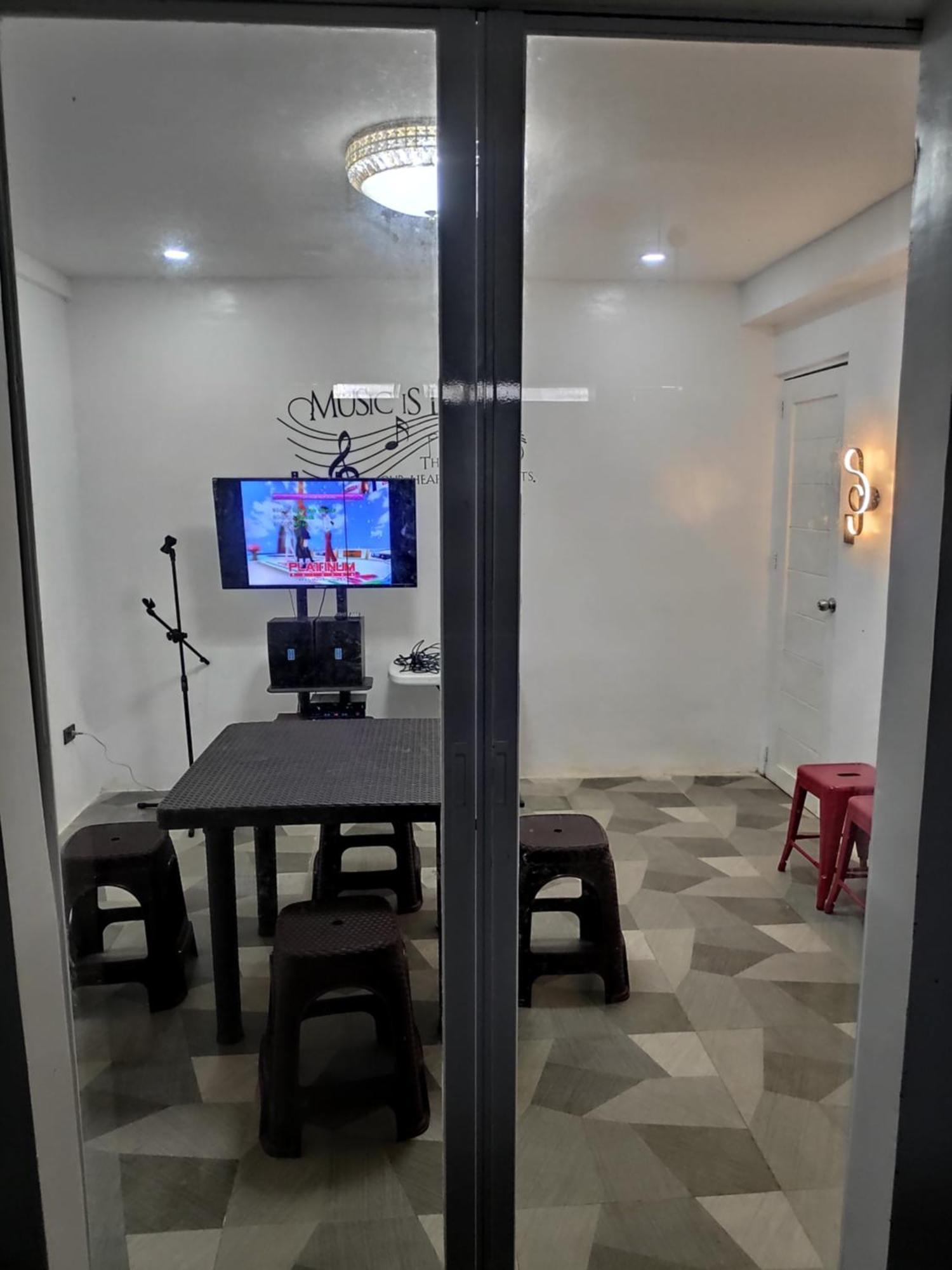 Tagaytay Staycation By Naya And Darla W Free Swimming Pool, Wifi & Netflix Tagaytay City Dış mekan fotoğraf
