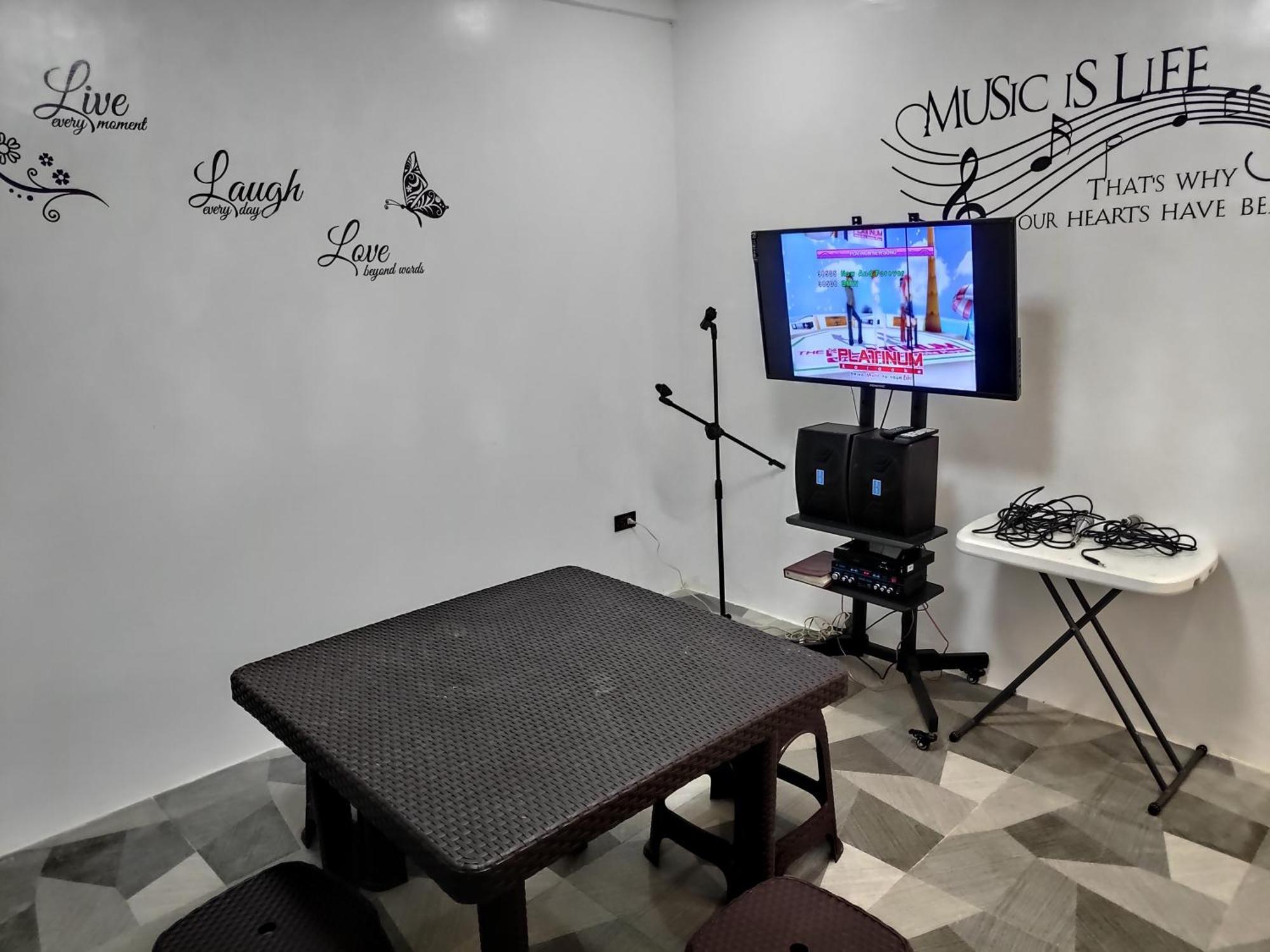 Tagaytay Staycation By Naya And Darla W Free Swimming Pool, Wifi & Netflix Tagaytay City Dış mekan fotoğraf