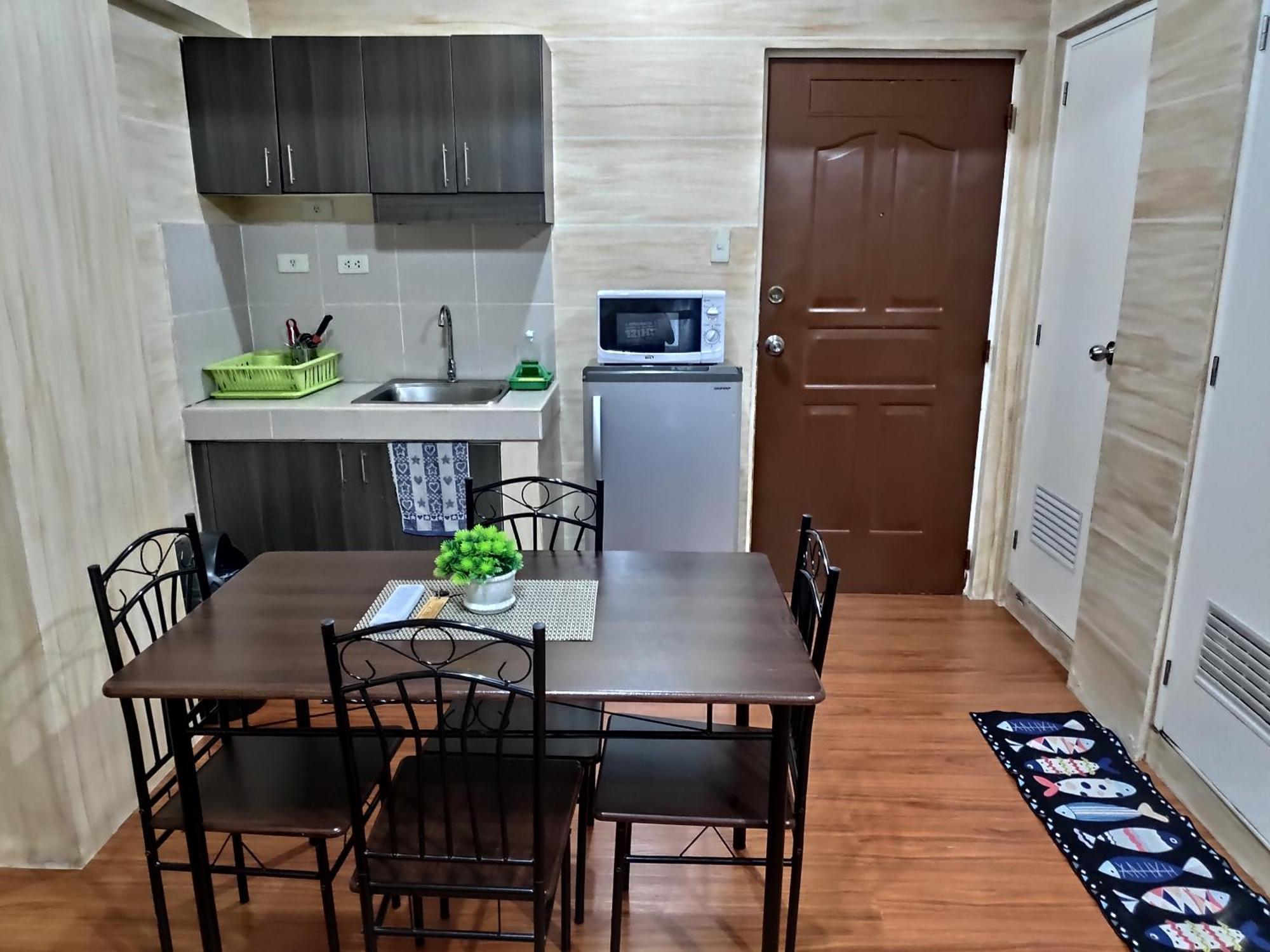 Tagaytay Staycation By Naya And Darla W Free Swimming Pool, Wifi & Netflix Tagaytay City Dış mekan fotoğraf